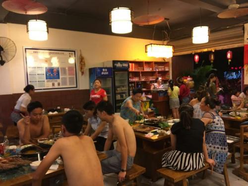 串掌门串串香都江堰堰南店 串掌门串串香都江堰堰南店