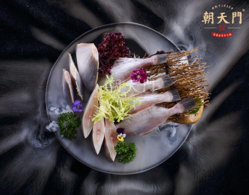 朝天门火锅加盟店耗儿鱼逗鲳鱼菜品图 朝天门火锅加盟店耗儿鱼逗鲳鱼菜品图